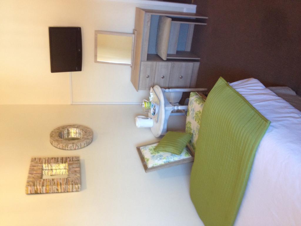 The Bebington Bed & Breakfast ภายนอก รูปภาพ