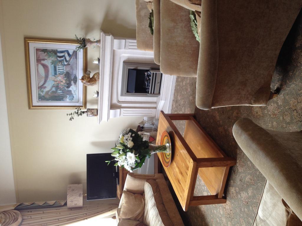 The Bebington Bed & Breakfast ภายนอก รูปภาพ