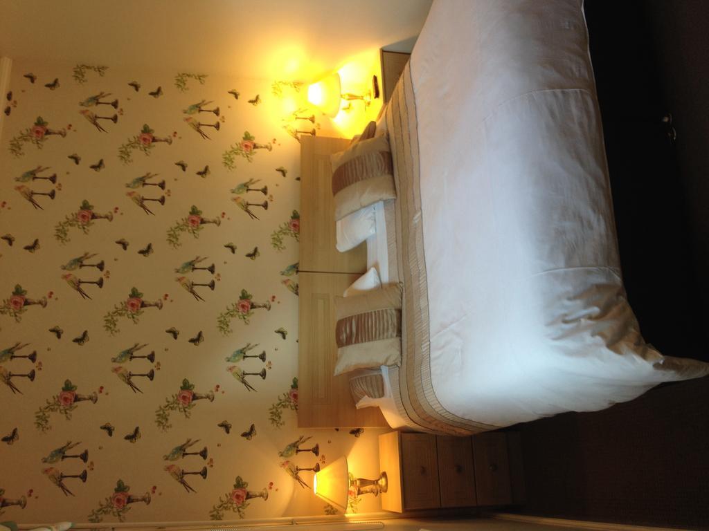 The Bebington Bed & Breakfast ภายนอก รูปภาพ