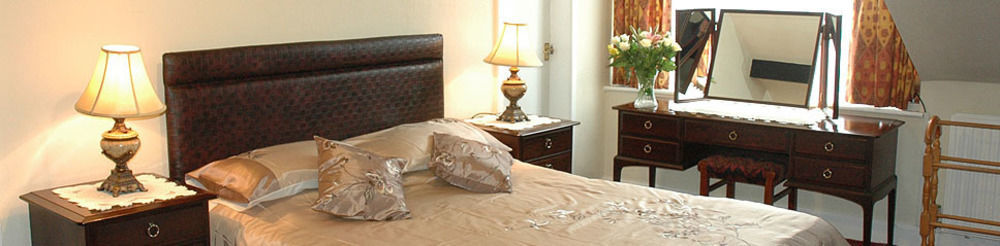 The Bebington Bed & Breakfast ภายนอก รูปภาพ